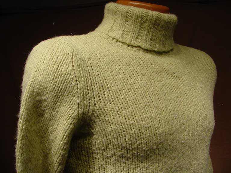 Woman's pale-green wool-acrylic turtleneck sweater by Old Navy in XS/S size