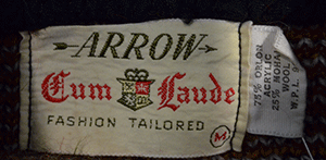 Klassischer Retro-Pullover aus zotteligem, kariertem Mohair mit V-Ausschnitt