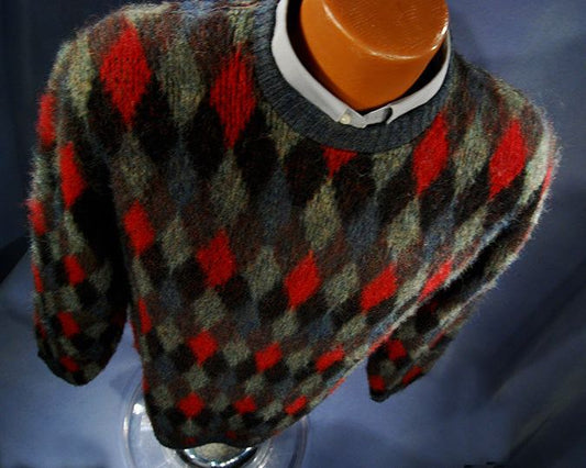 Olive and red retro crewneck mohair sweater with diamond argyle pattern, size Small-Medium