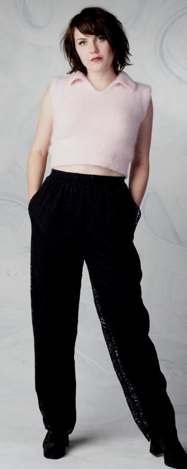 Moda Intlのレディース ピンク アンゴラ クロップトップ ポロネック セーター