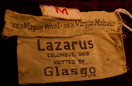 Lazarus - Glasgo Ltd. の赤いレトロクラシック オリジナル ブリティッシュ モヘア V ネック セーター