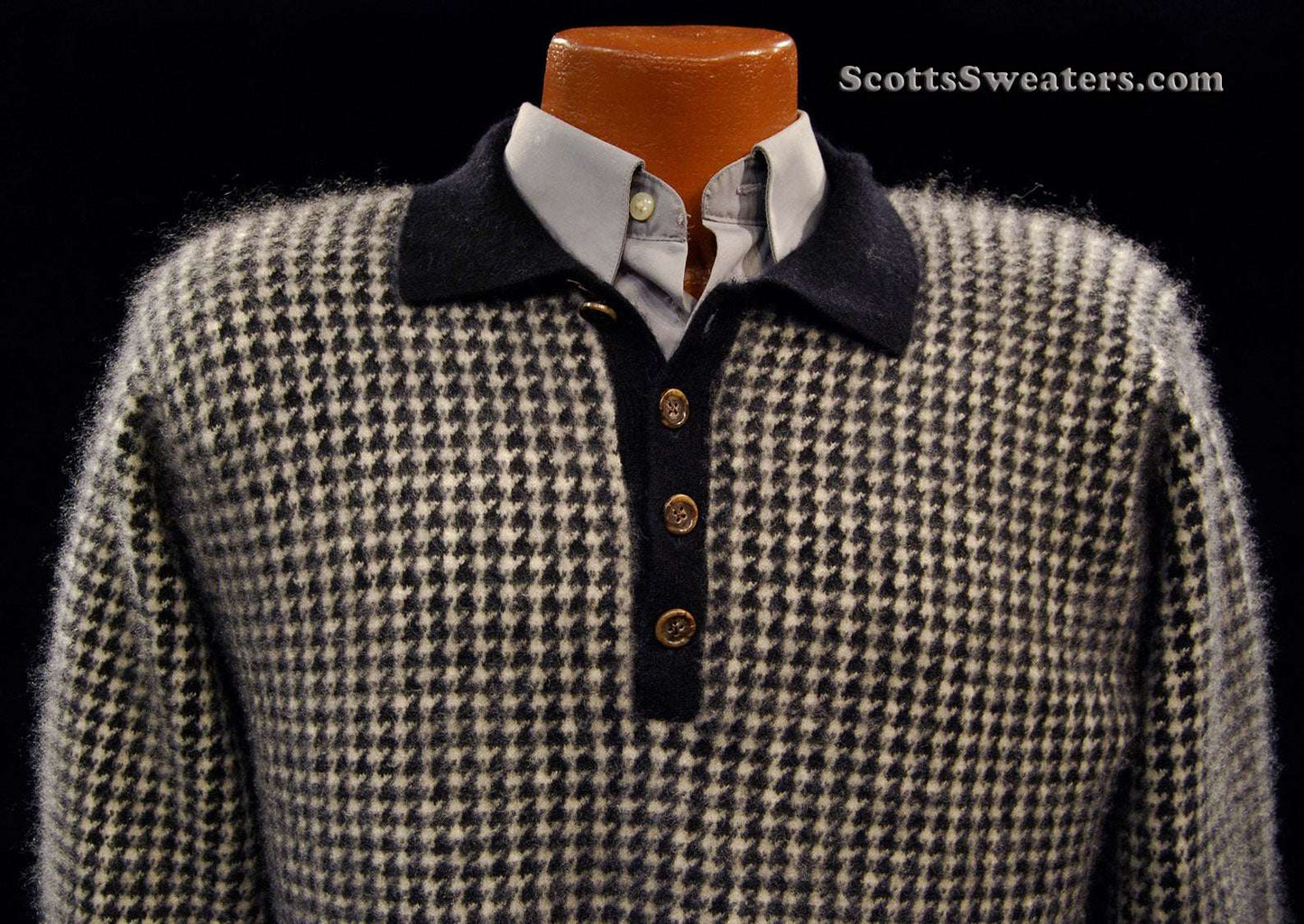 Black and white checkered men's cashmere polo-neck sweater by Forte Prive with button placket and soft knit in X-Small/Small size