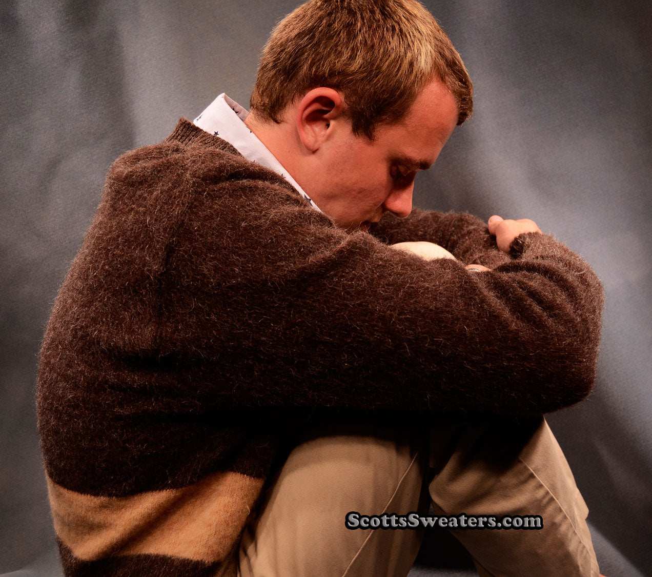 Men's retro classic two-tone brown mohair cardigan sweater by Arena in XS-S size