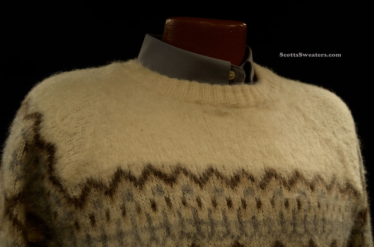 Herrenpullover aus isländischer Wolle mit Rundhalsausschnitt von GE-KA