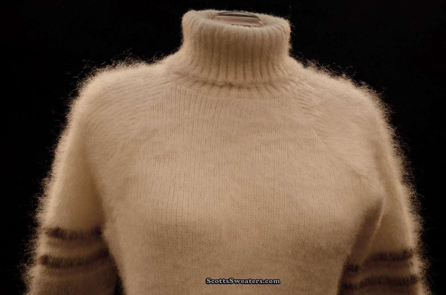 Woman's natural color Icelandic wool turtleneck sweater medium size by Hilda Ltd.