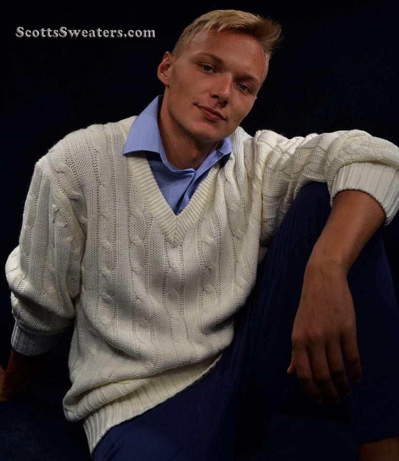 Men's classic white cable knit V-neck cricket sweater pullover, pre-owned, size Large/X-Large