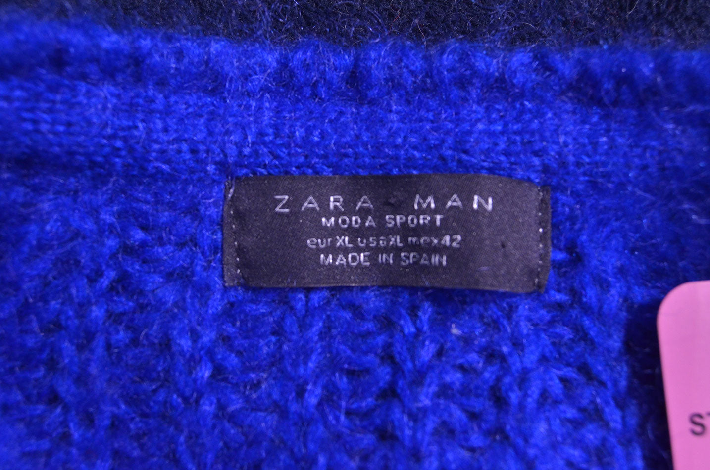 Handgestrickter Mohair-Pullover mit Rundhalsausschnitt für Herren in Elektrischblau