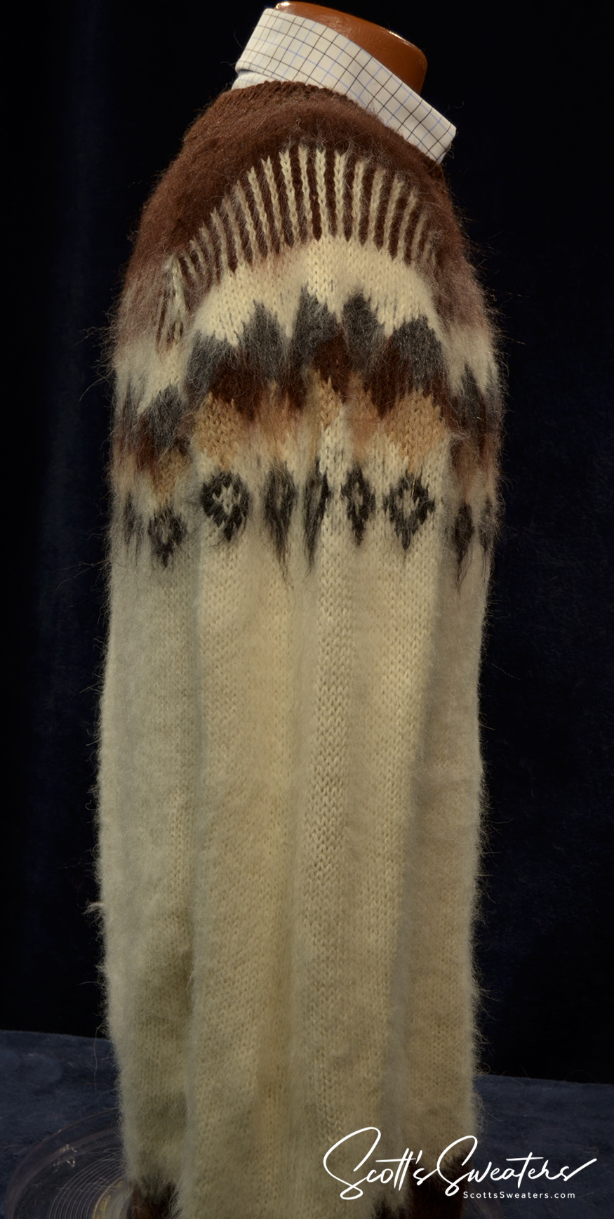Men's soft alpaca white brushed crewneck sweater with dark brown and tan yoke, size large 46