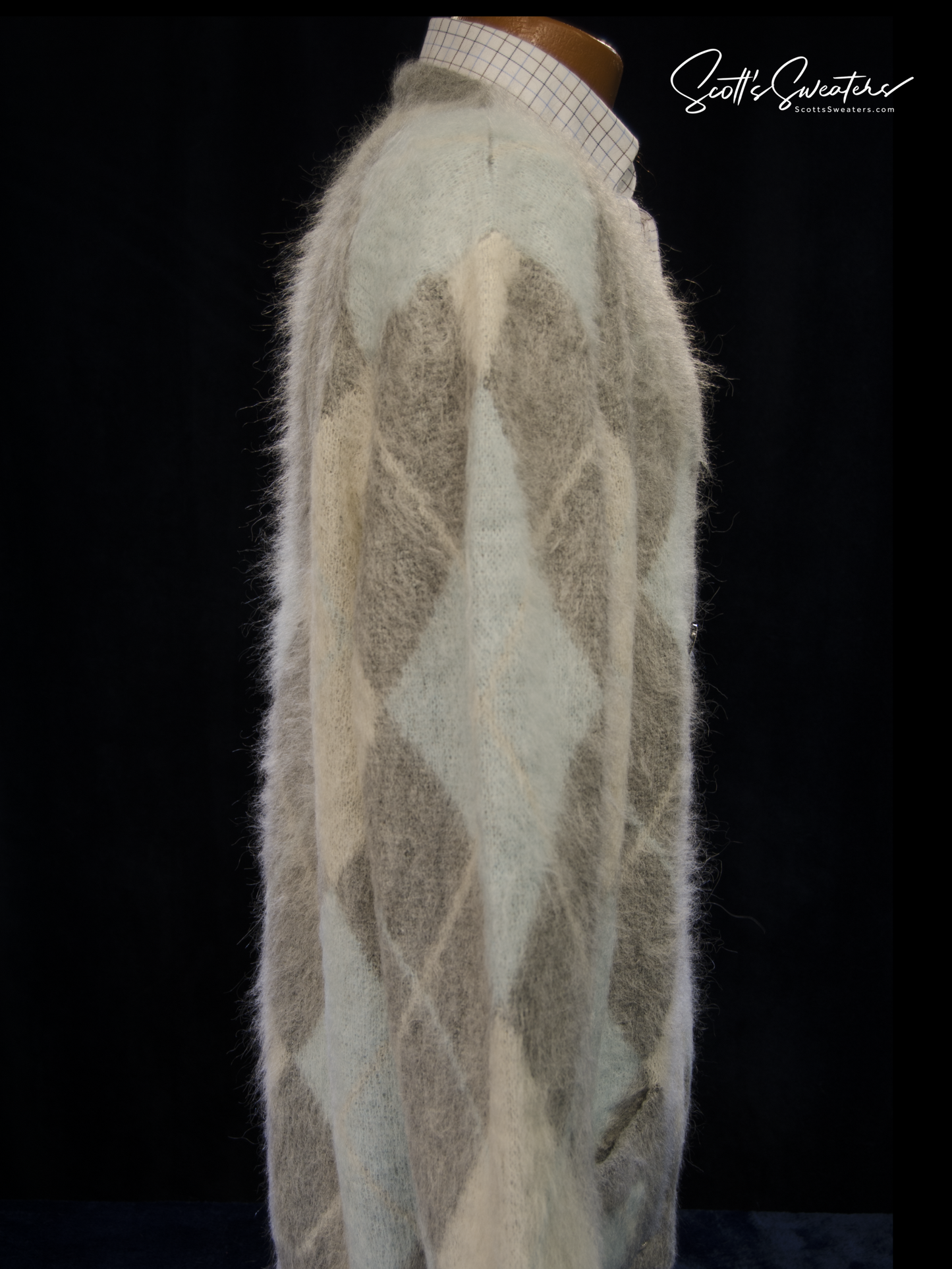 Men's Alpaca Mohair grey argyle cardigan sweater by AMI Alexandre Mattiussi with soft fuzzy texture in three-tone grey and blue, size XL.