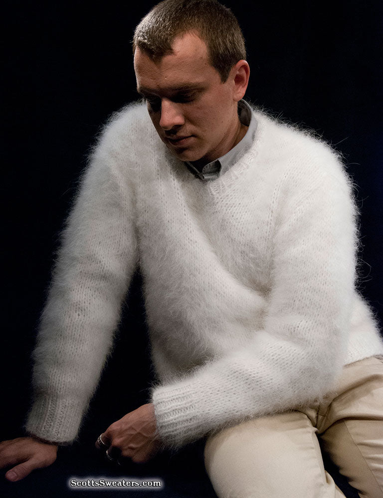 Handgestrickter, luxuriöser Angora-Pullover aus Farmzucht für Herren