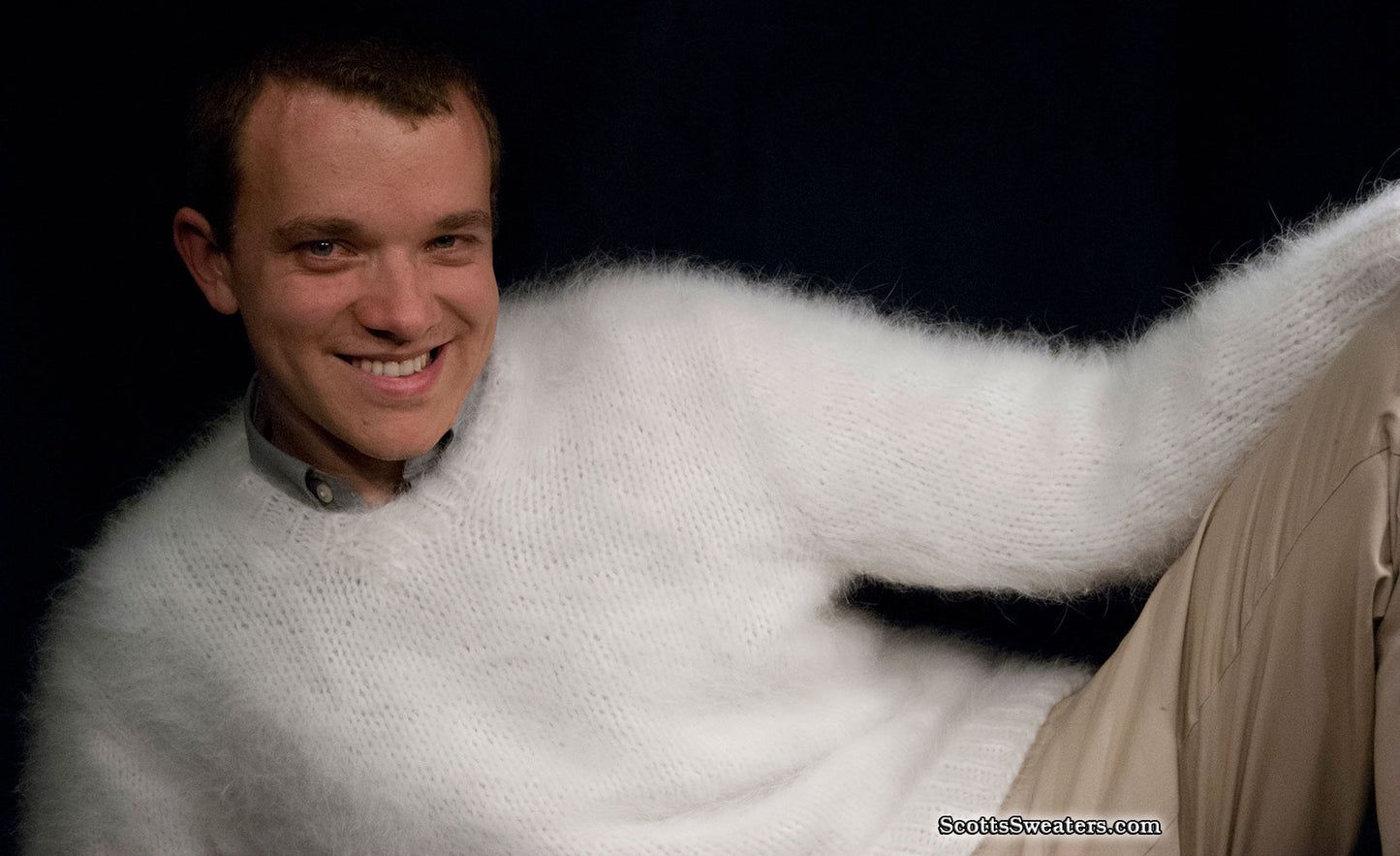 Handgestrickter, luxuriöser Angora-Pullover aus Farmzucht für Herren