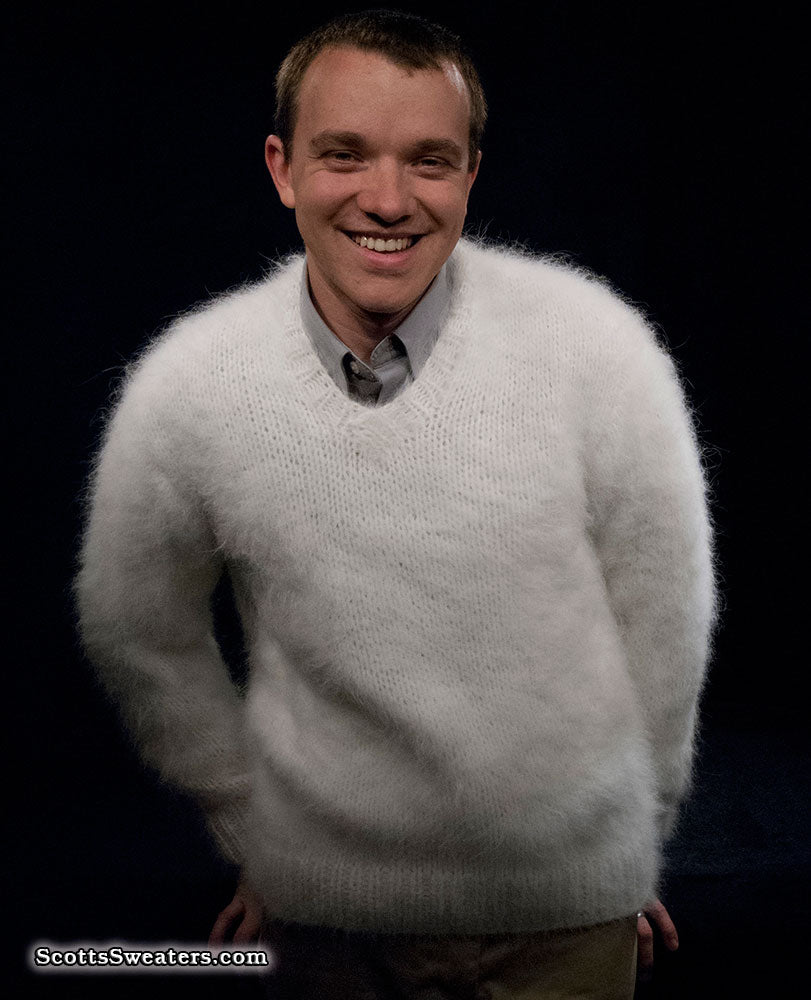 Handgestrickter, luxuriöser Angora-Pullover aus Farmzucht für Herren