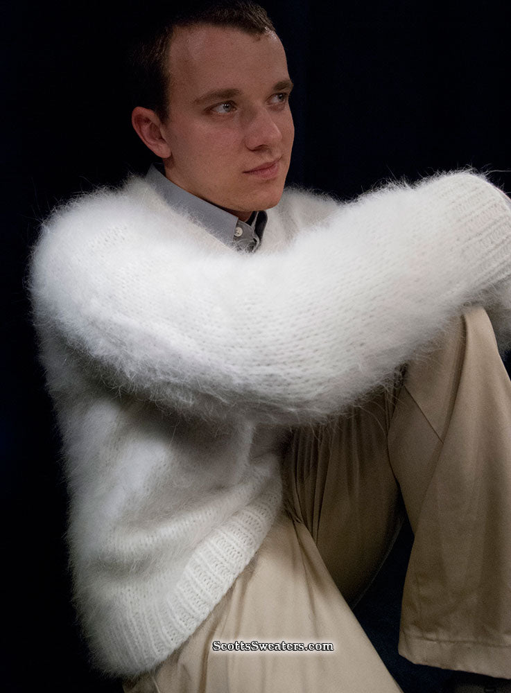 Handgestrickter, luxuriöser Angora-Pullover aus Farmzucht für Herren