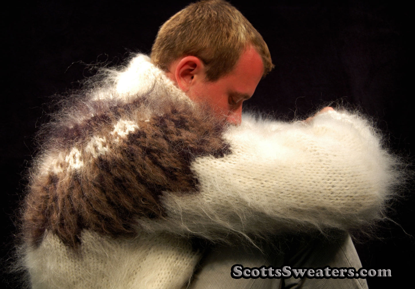 Handgestrickter Rollkragenpullover aus Mohair für Herren