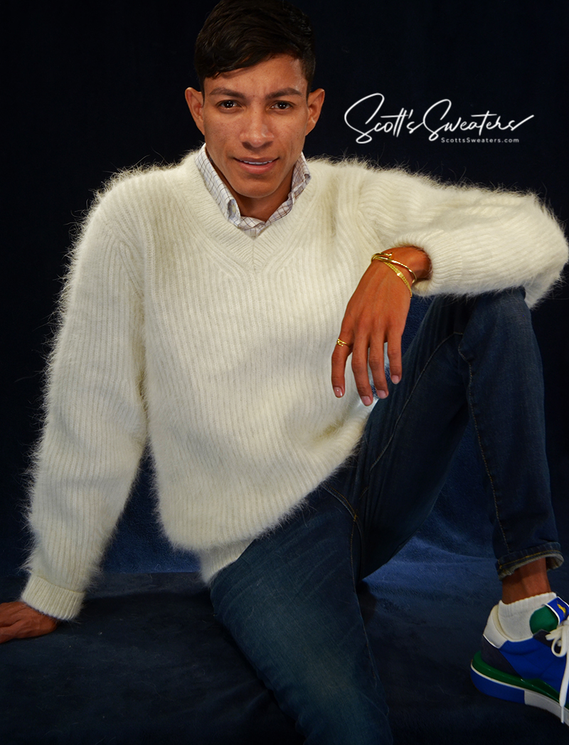 Men's soft luxurious angora sweater white rib-knit V-neck casual wear