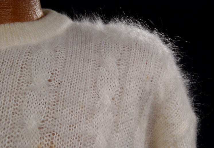 Men's white cableknit mohair crewneck sweater by Giorgio Laui in large/x-large size