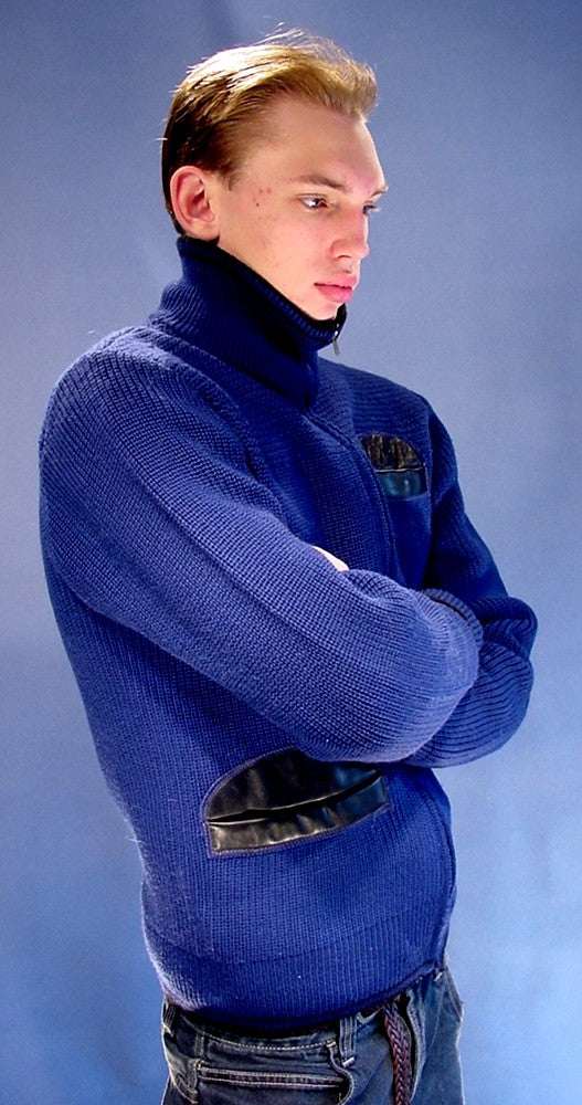 Men's retro royal blue wool zipper-front cardigan with black leather-trimmed pockets, size X-small 38