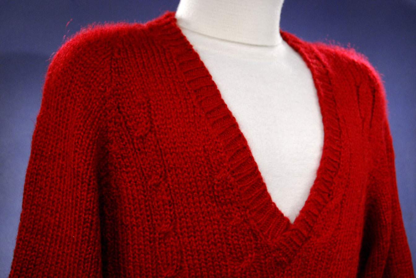 Unisex small deep red faux mohair acrylic V-neck sweater pullover