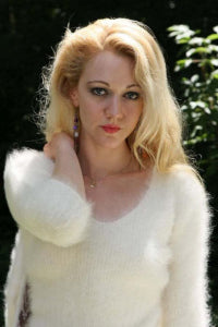 Woman's Sexy Cropped 3/4-Sleeve Angora Sweater