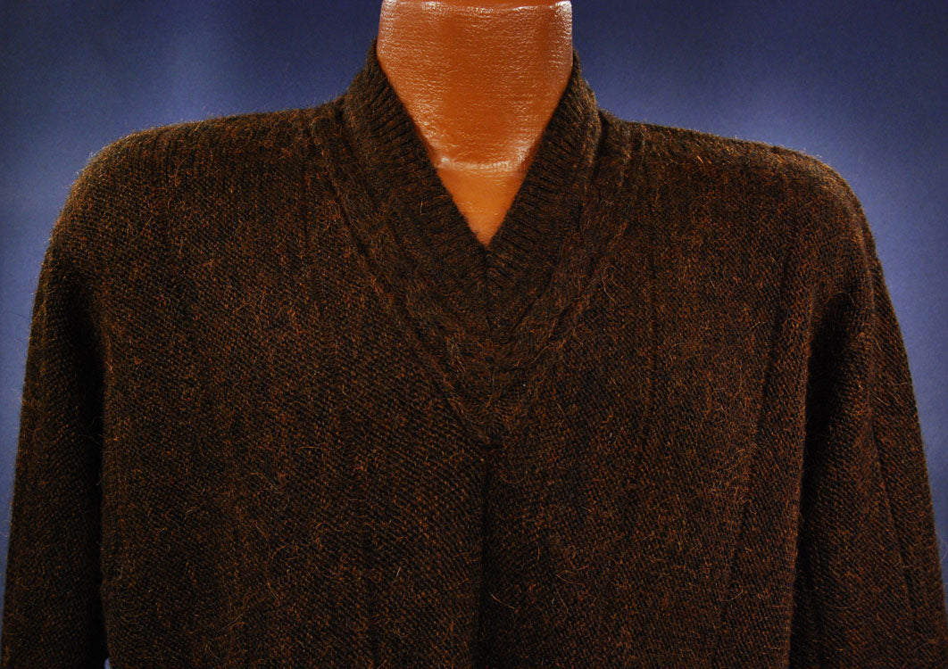 Weicher bronzefarbener Alpaka-Pullover mit V-Ausschnitt für Herren