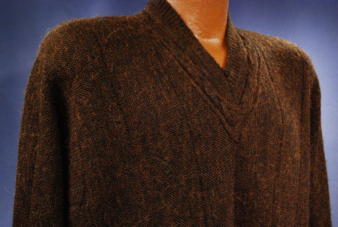 Weicher bronzefarbener Alpaka-Pullover mit V-Ausschnitt für Herren