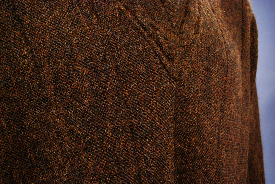 Weicher bronzefarbener Alpaka-Pullover mit V-Ausschnitt für Herren