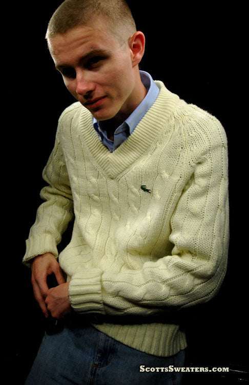 Men's classic retro ivory cable-knit Izod Lacoste tennis sweater with crocodile logo