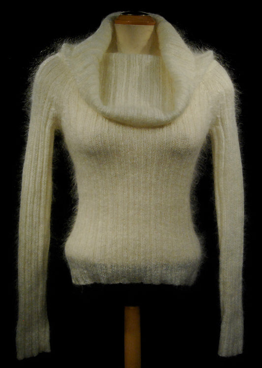 Weißer Mohairpullover mit Wasserfallausschnitt für Damen