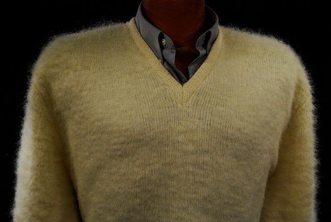 Retro Elfenbein Original Mohair V-Ausschnitt Pullover von Arrow Cum Laude