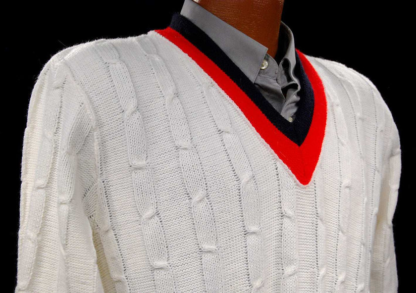 Classic retro V-neck cable-knit tennis sweater medium size by Fargo