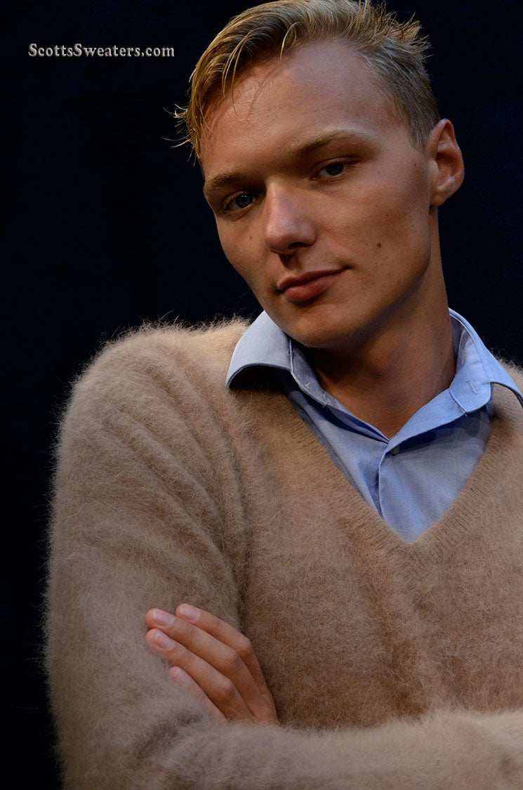 Men's ultra-soft angora V-neck sweater in white, luxurious and warm knitwear