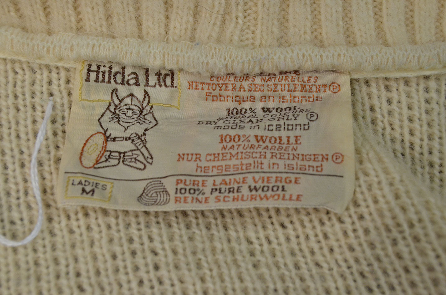 Hilda Ltdの女性用アイスランドウールセーターラップ