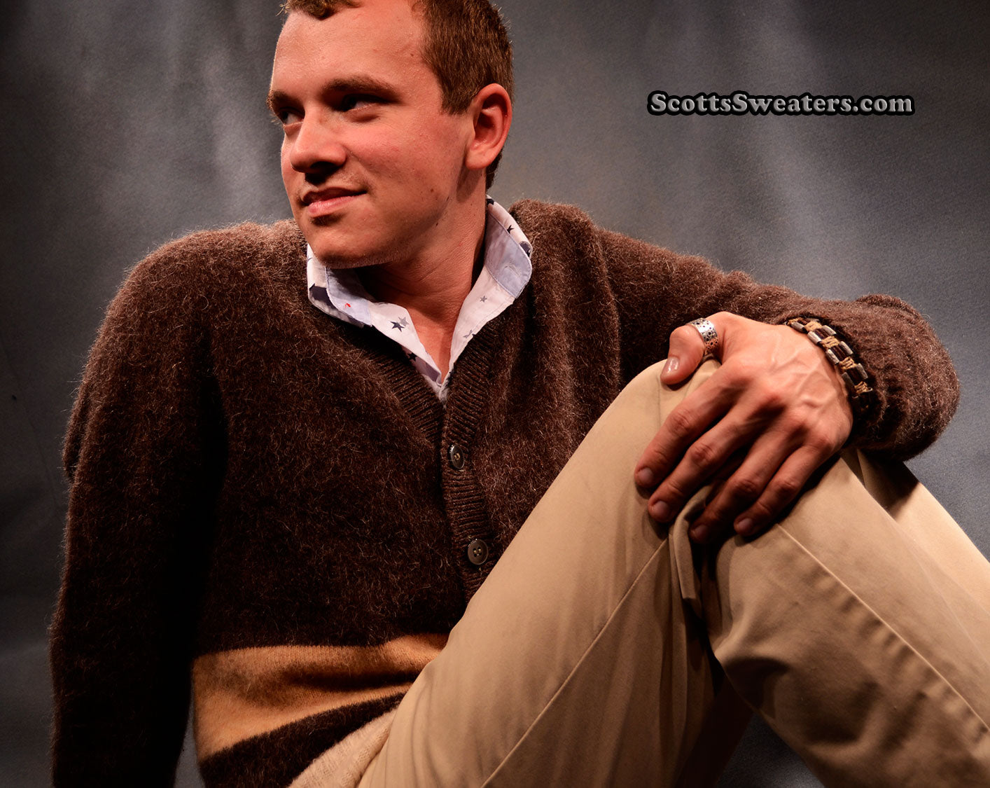 Klassischer zweifarbiger Mohair-Cardigan für Herren im Retro-Stil von Arena