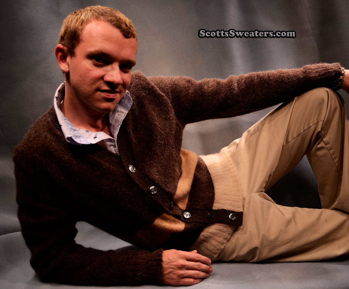 Klassischer zweifarbiger Mohair-Cardigan für Herren im Retro-Stil von Arena