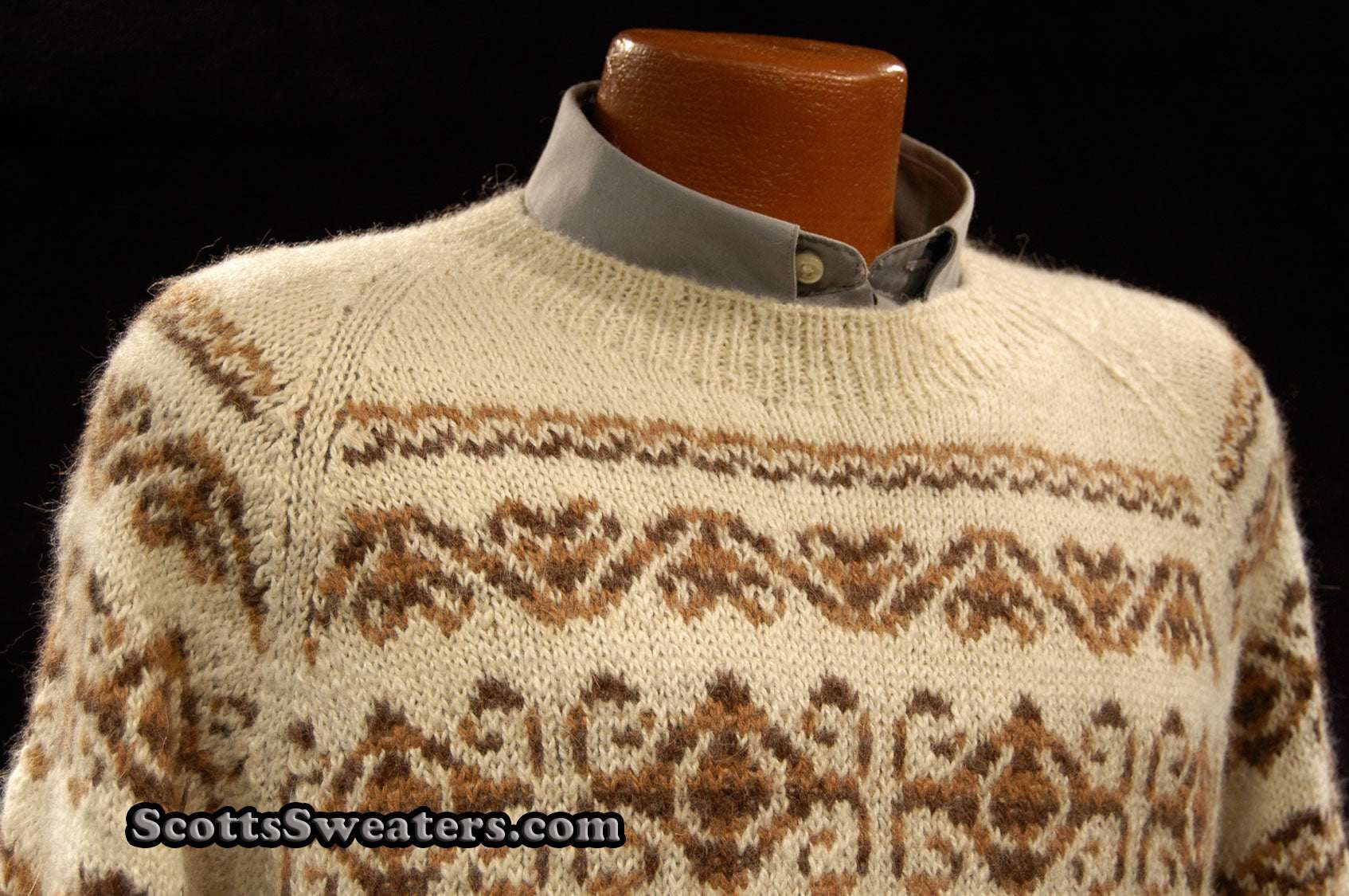 Men's ivory alpaca crewneck sweater with brown ethnic design by Fotrama, XL size