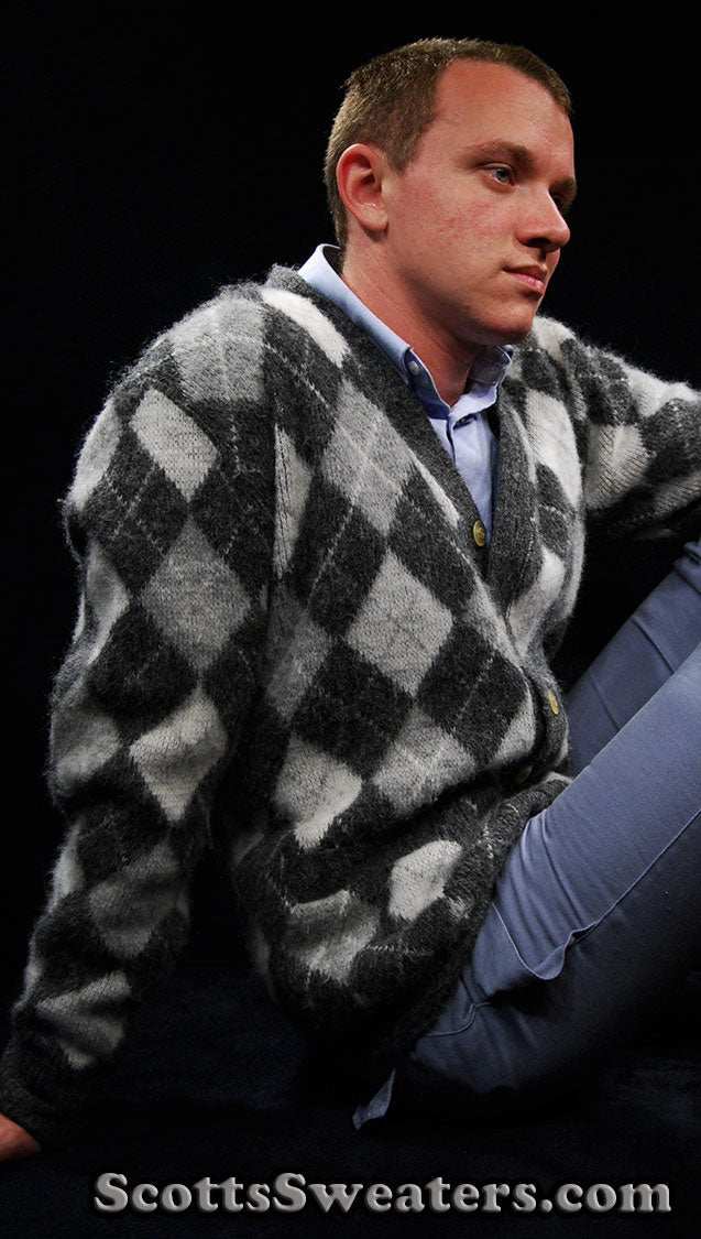 Men's Retro button-front grey argyle faux-mohair cardigan sweater with front pockets by Arrow, medium size