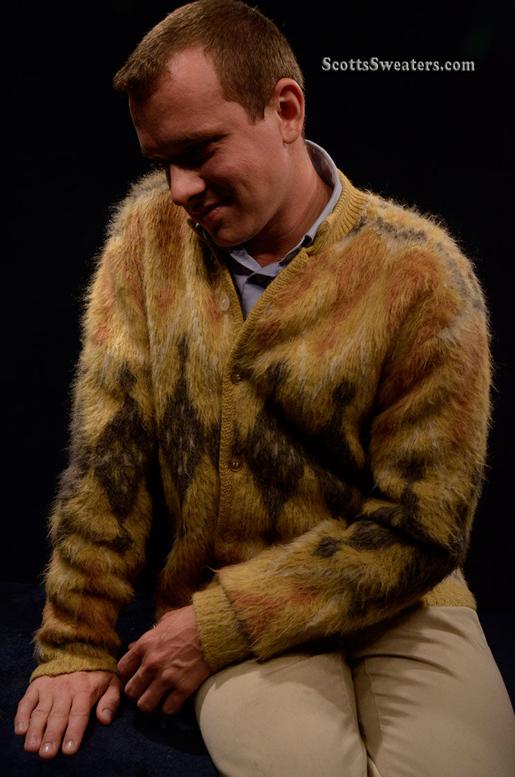 Goldener Retro-Mohair-Cardigan für Herren von Brian MacNeil Sportswear