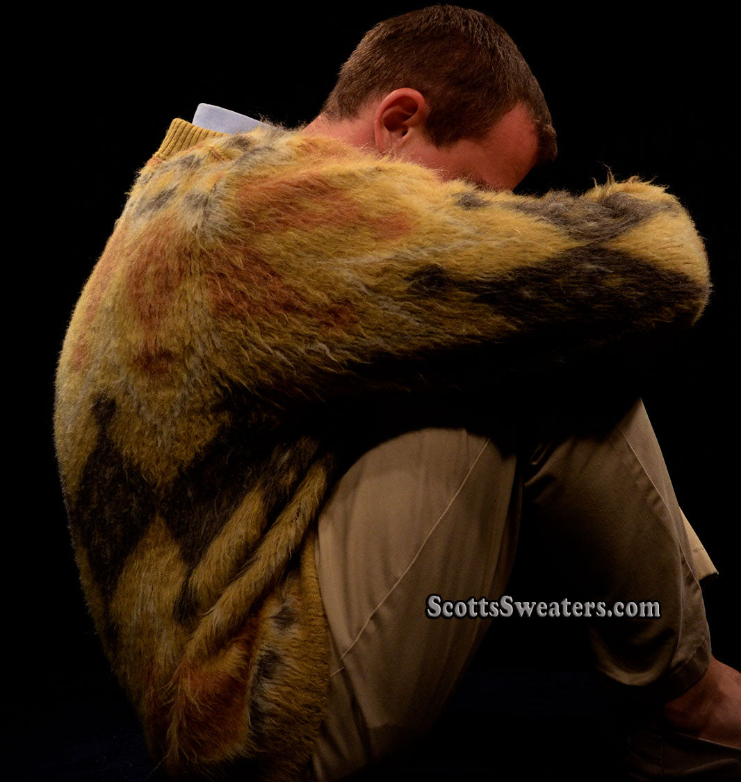 Goldener Retro-Mohair-Cardigan für Herren von Brian MacNeil Sportswear