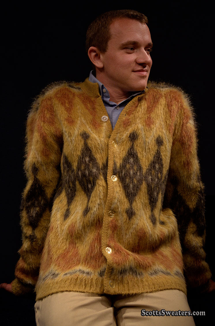 Goldener Retro-Mohair-Cardigan für Herren von Brian MacNeil Sportswear