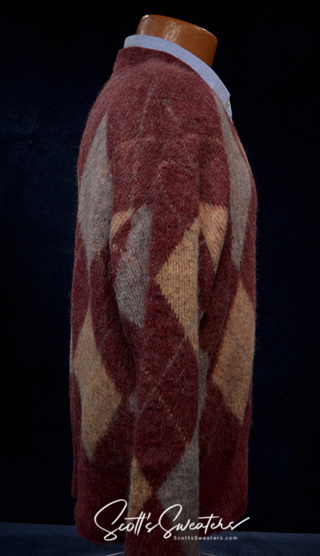 Retro shaggy argyle three-color mohair V-neck sweater side view