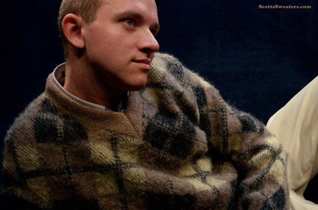 Tan retro shaggy argyle mohair V-neck sweater by Rob Scott medium size