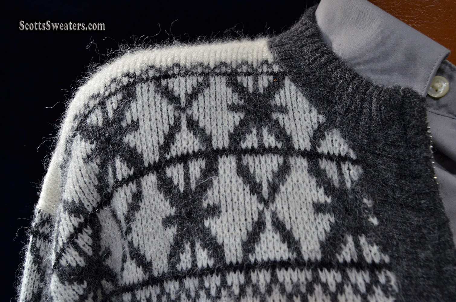 Men's retro zipper-front white faux-mohair cardigan with black geodesic design by Campus, size small-medium 42-44