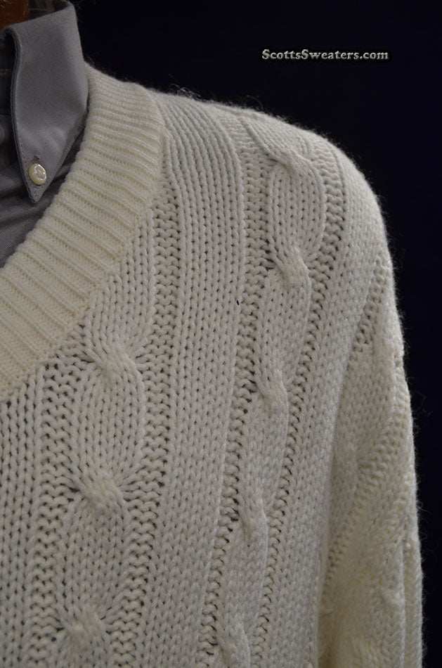 Men's classic V-neck cricket pullover sweater by Fearnley, size Large/X-Large, pre-owned