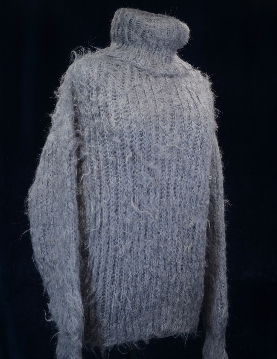 Unisex grey handknit mohair turtleneck sweater with ribbed design in 3XL size