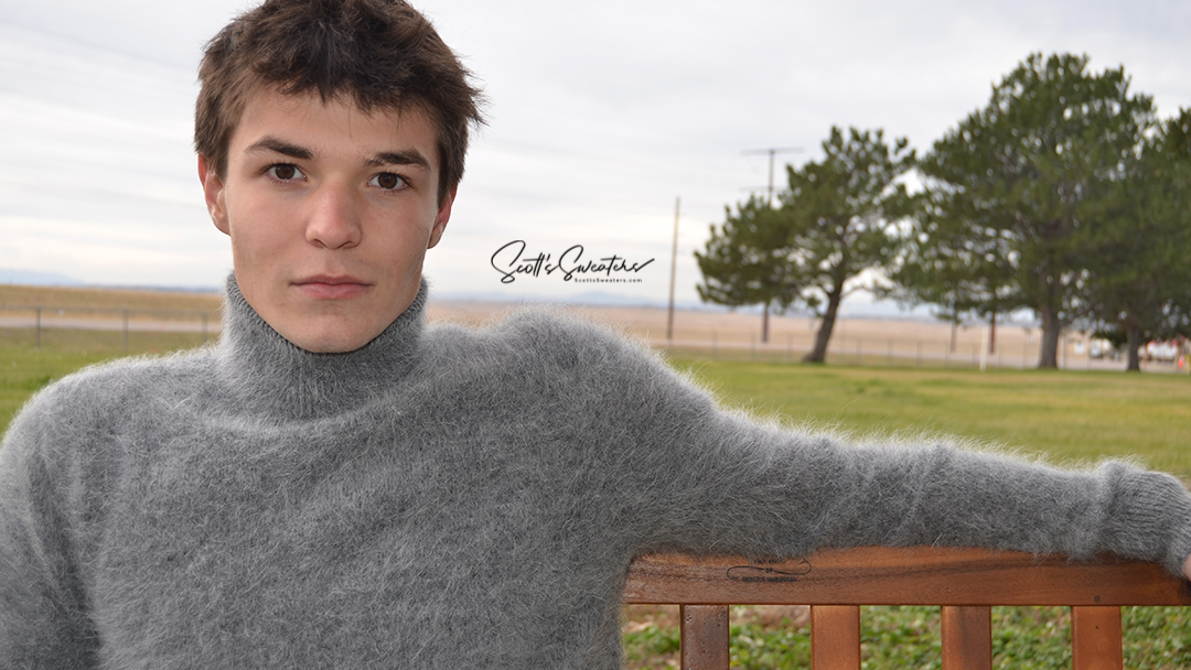 Men's Turtleneck ultra-soft angora sweater Grey