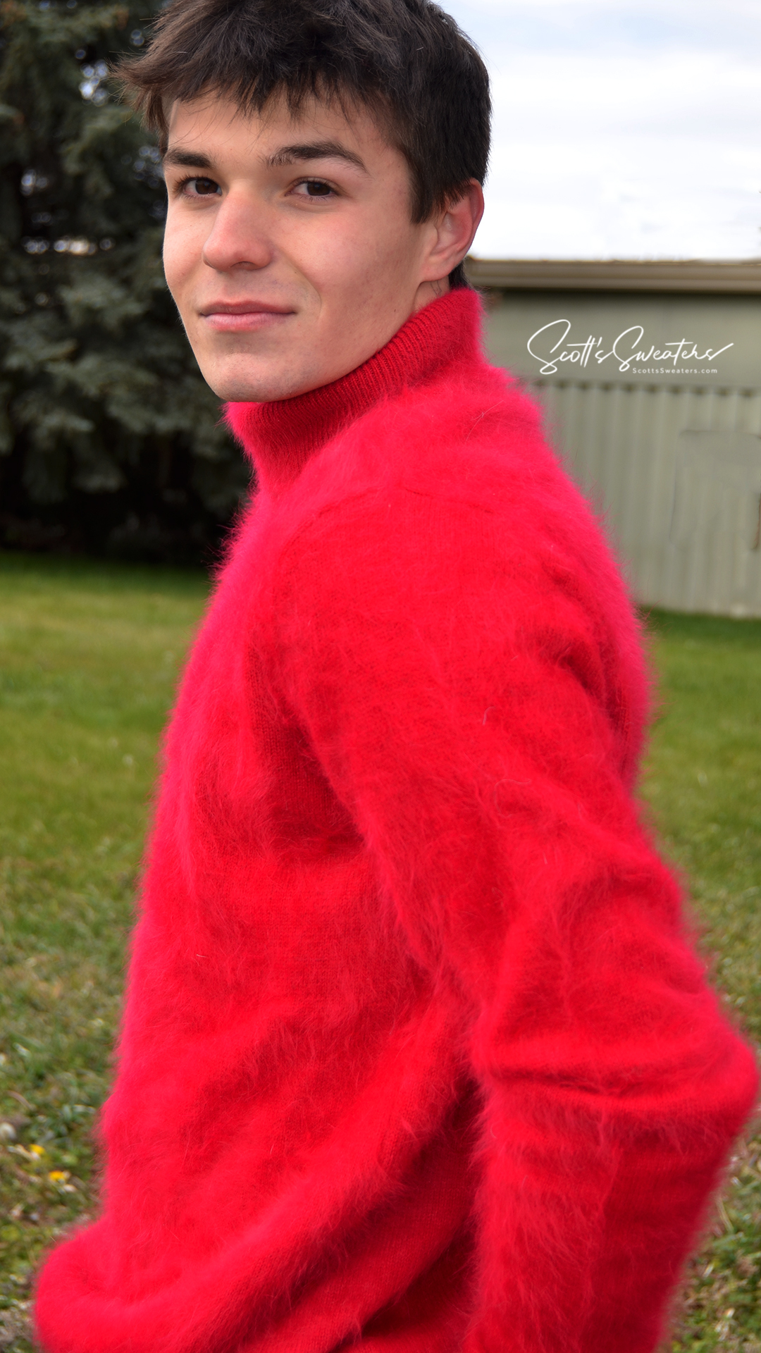 Men's Turtleneck ultra-soft angora sweater Red