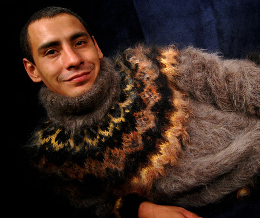 Handgestrickter Rollkragenpullover aus Mohair für Herren – Farbe Nerz