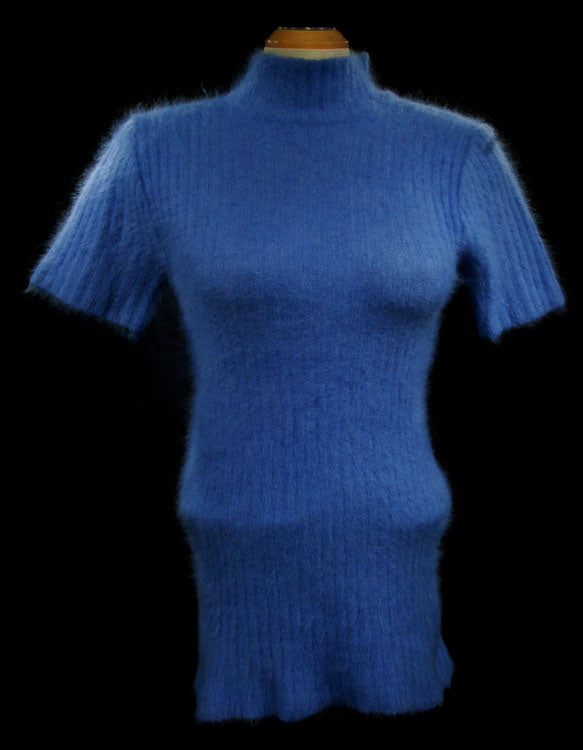 Puderblauer kurzärmliger Rippstrick-Angorapullover für Damen, Größe 32-34