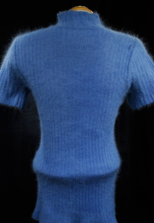 Puderblauer kurzärmliger Rippstrick-Angorapullover für Damen, Größe 32-34