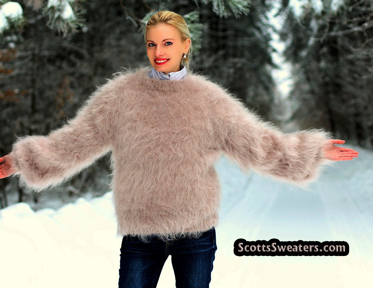 Handgestrickter beigefarbener Mohairpullover für Damen